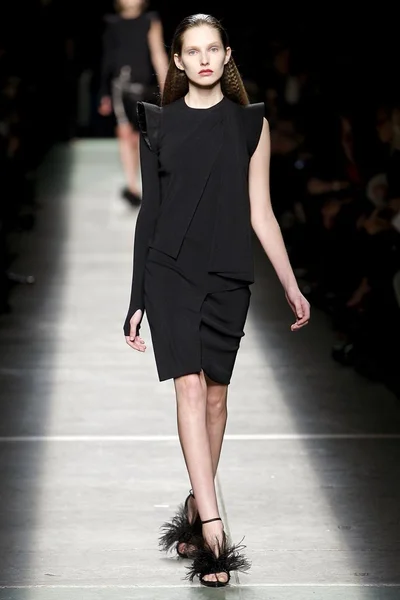 Look 1